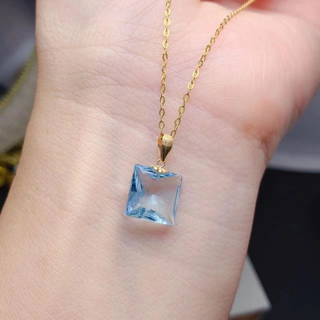 [DF]Princess Cut Natural Blue Topaz Pendant - 18K Gold Clasp, Minimalist Collar Necklace