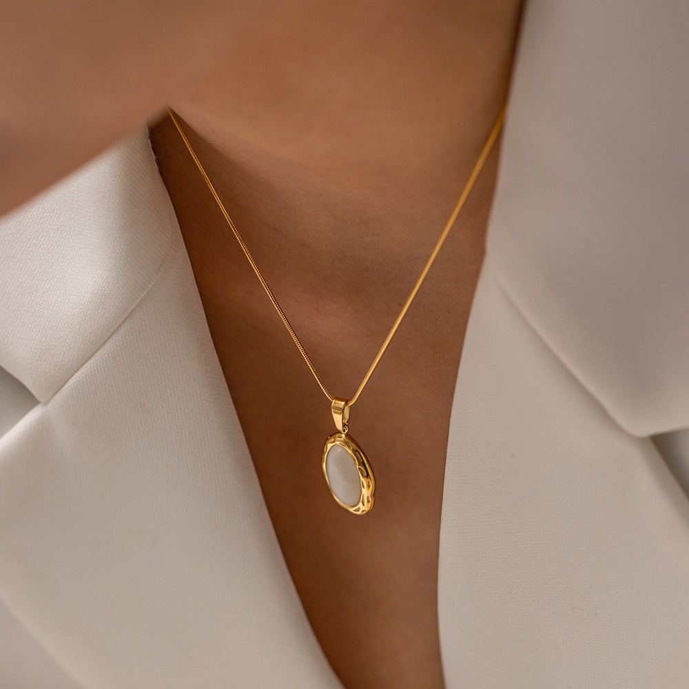 INS style cat's eye stone, light luxury, high-end feeling, niche necklace, stainless steel plated with 18K gold jewelry