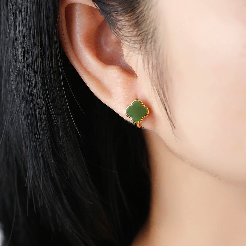 S925 silver gold-plated inlaid jasper ear buckle is exquisite and simple.