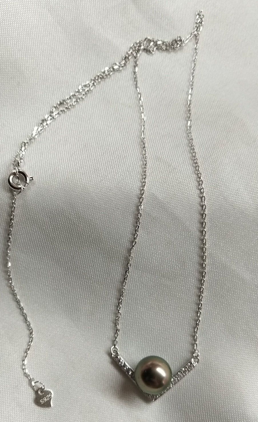 Conjunto de cadena de plata s925 Tahití de alta calidad, collar de perlas negras de agua de mar de buena calidad, colgante en forma de V