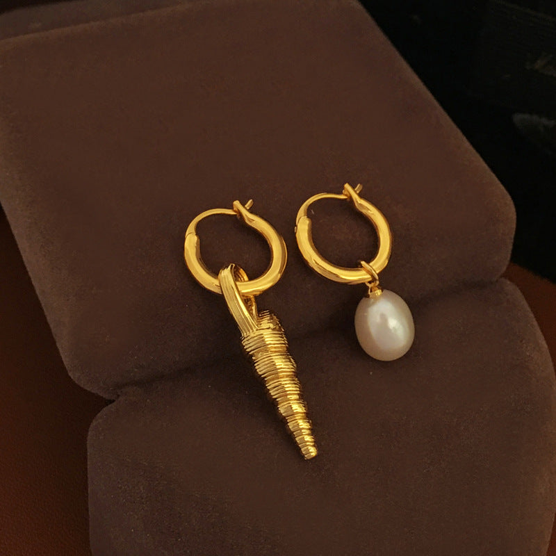 [DF] Boucles d'oreilles en cuivre plaqué or véritable européennes et américaines personnalisées rétro baroques en perles pour femmes boucles d'oreilles asymétriques petites et petites conques 