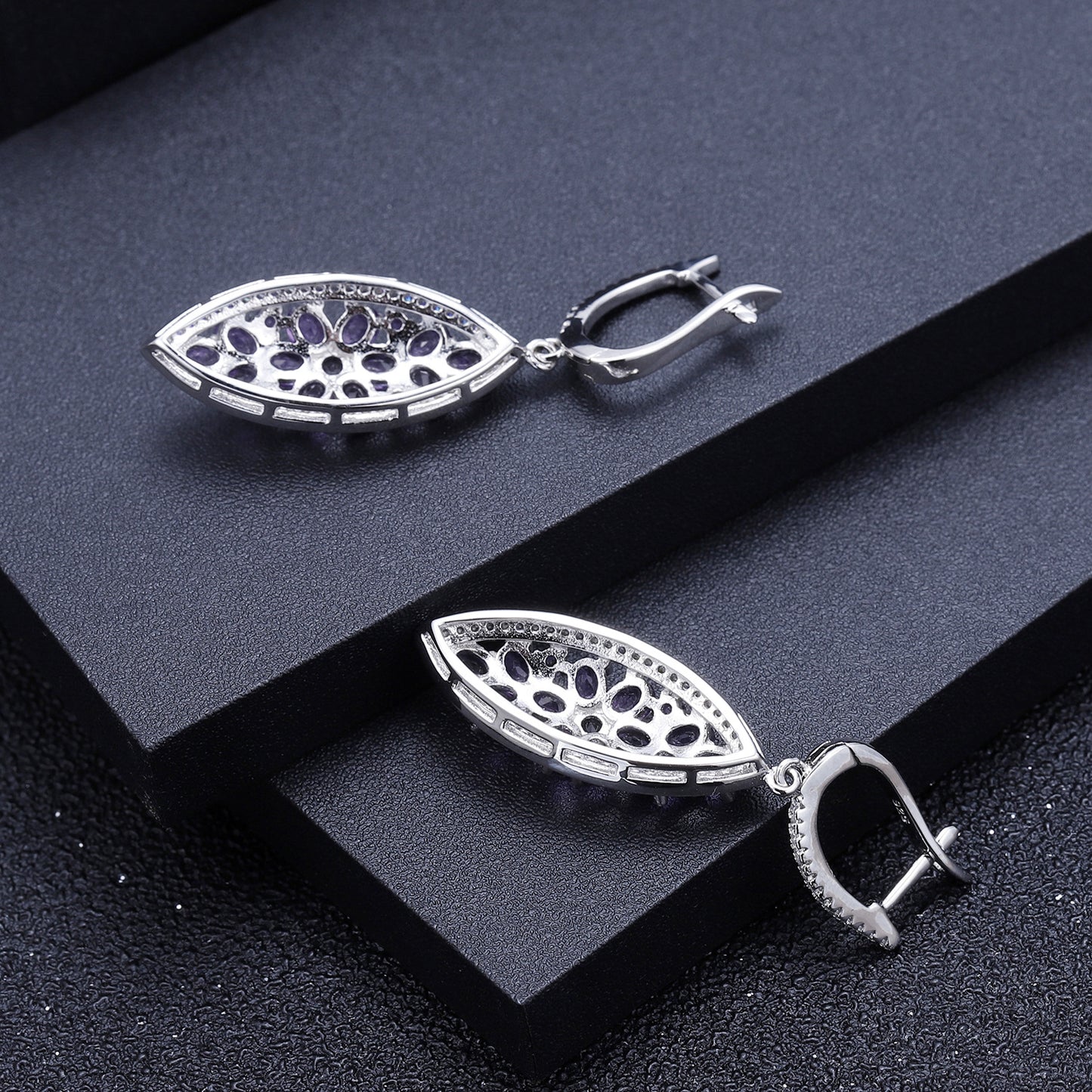 Boucles d'oreilles et pendentifs en améthyste avec boucles d'oreilles luxueuses et personnalisées incrustées d'argent s925