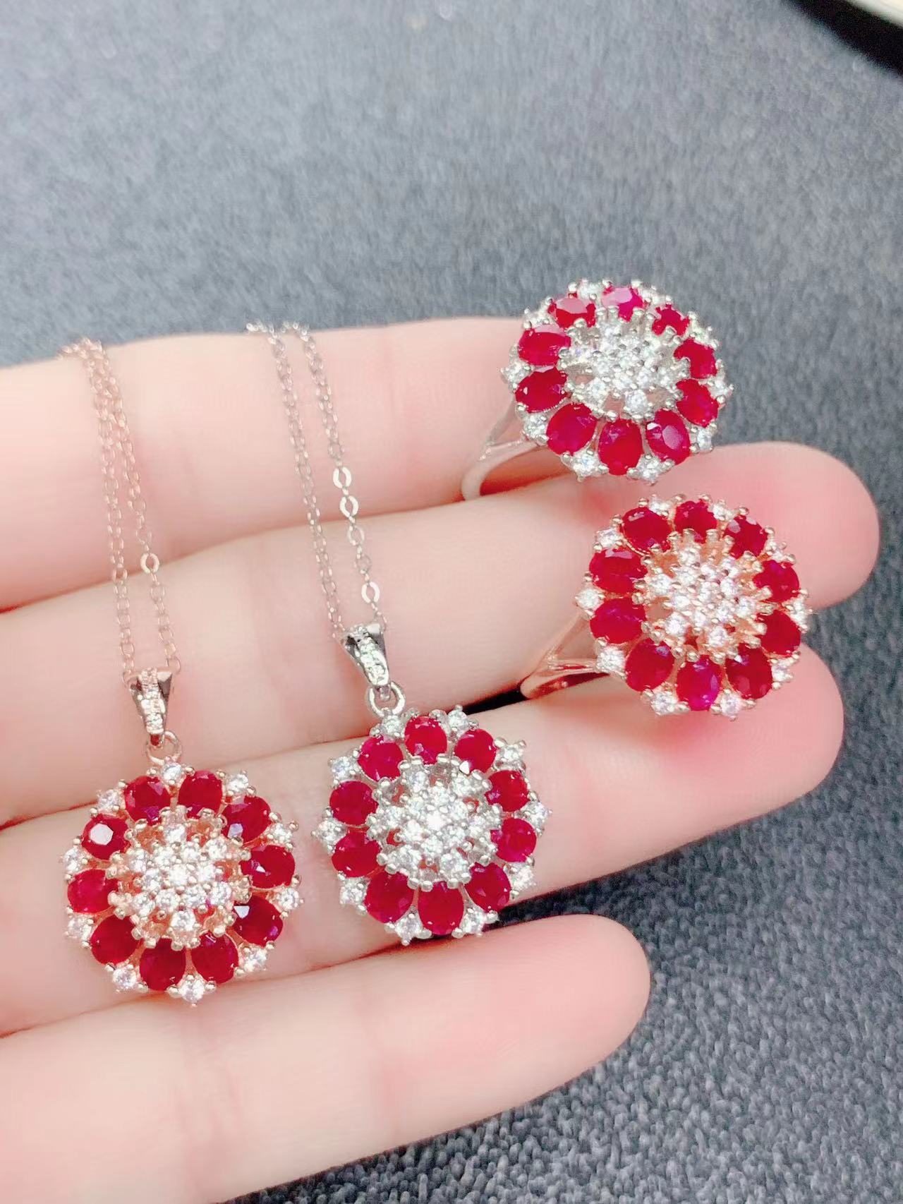 Natural ruby ring set clavicle chain pendant