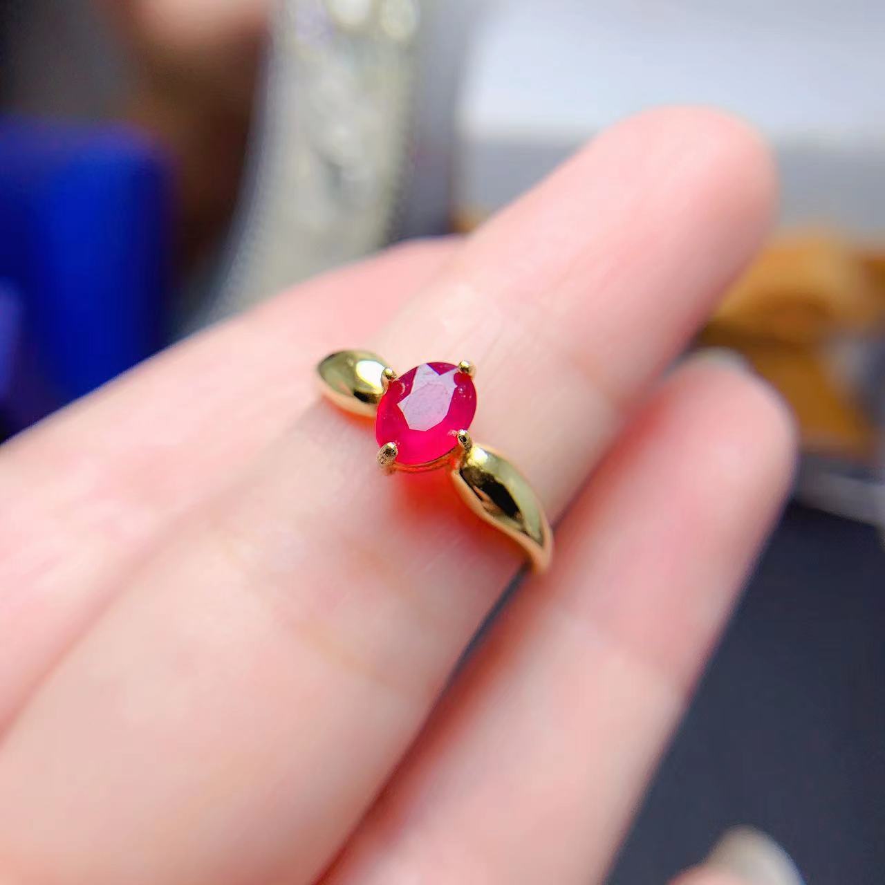 [DF] Nuevo anillo de rubí cocido: elegancia minimalista con tono rojo sangre de paloma 