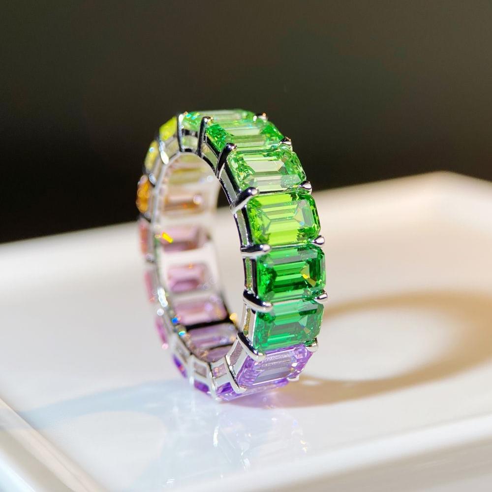 2024NOUVEAU lancement !!! Bague arc-en-ciel en argent S925 scintillante avec diamant à haute teneur en carbone et couleur émeraude, vente en gros de couleur arc-en-ciel pour bijoux pour femmes