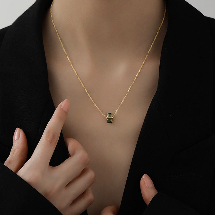 [DF] Collier de luxe en zircon vert européen et américain - Design unique en or K pour une sophistication chic 